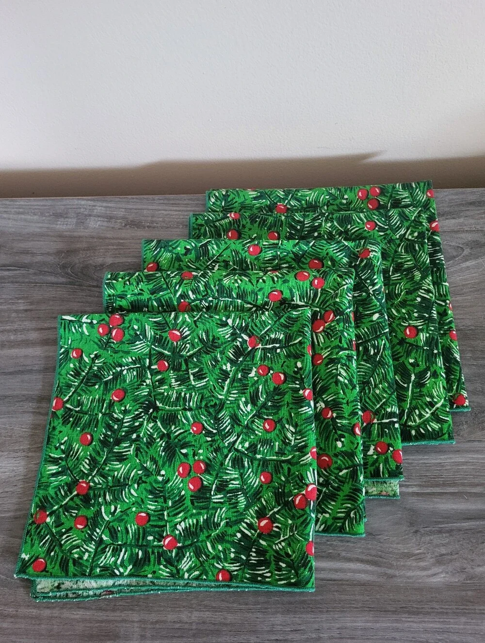 Vintage Holiday Square Cotton Napkins Set Of 5 Green/Red